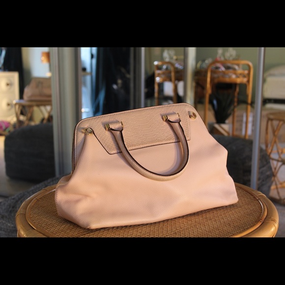 Adorable Kate Spade satchel! - Picture 3 of 5